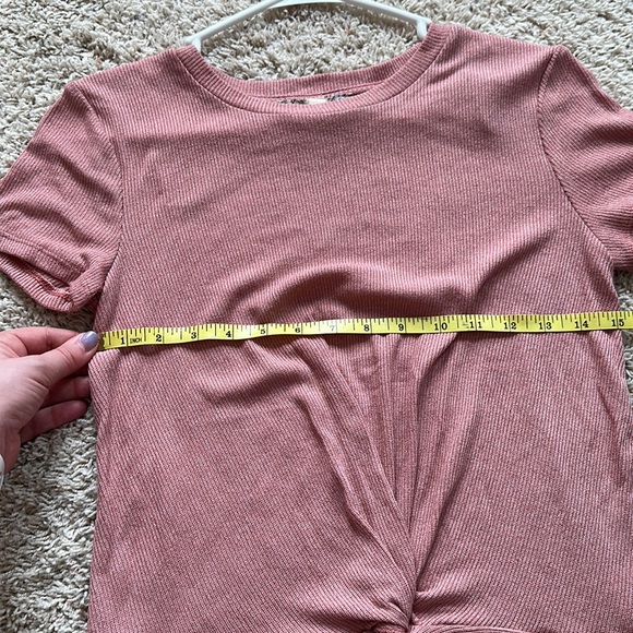 NWT Blush Pink t-shirt, size women’s junior’s small - Picture 9 of 11